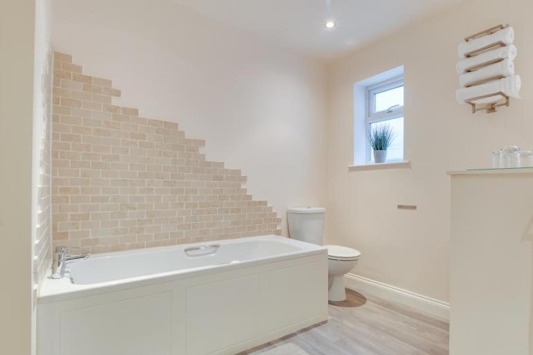 Number 3 Pier Road Apartment ウィットビー エクステリア 写真