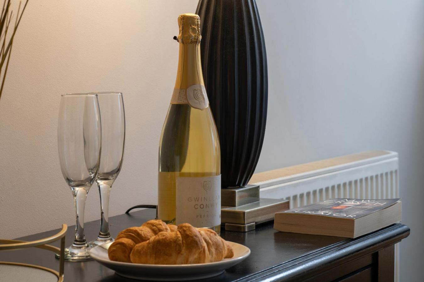 Number 3 Pier Road Apartment ウィットビー エクステリア 写真