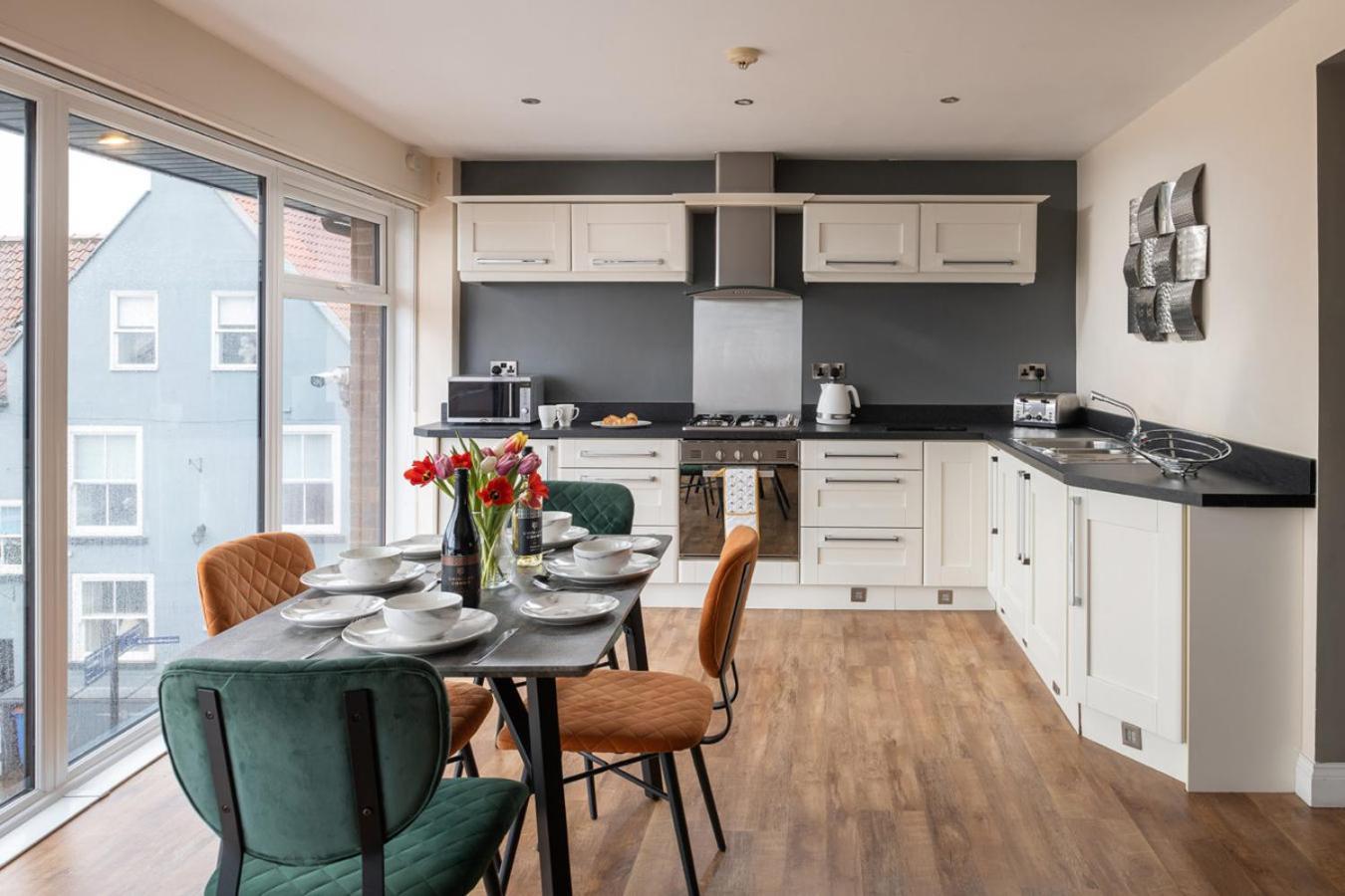 Number 3 Pier Road Apartment ウィットビー エクステリア 写真
