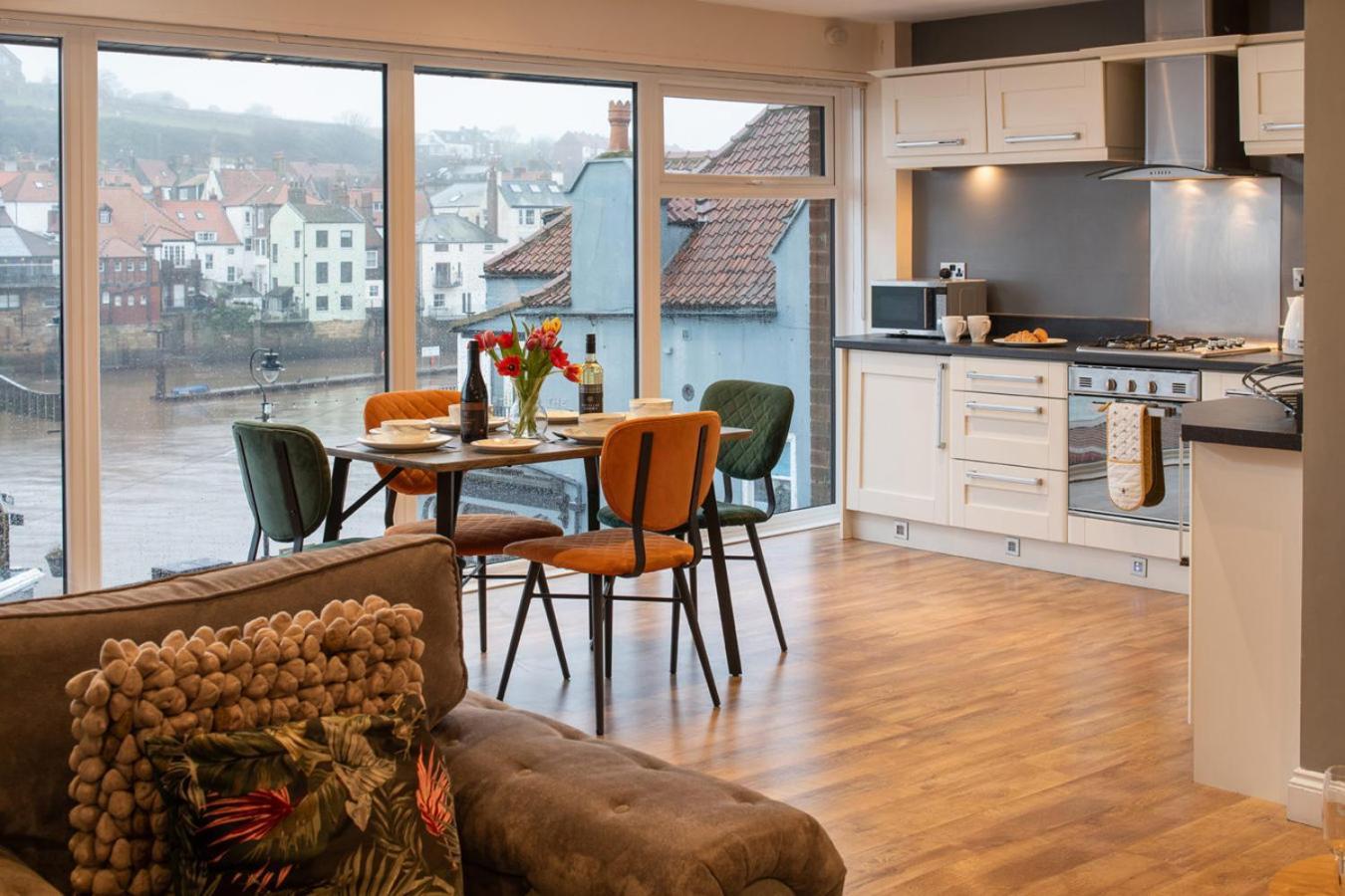 Number 3 Pier Road Apartment ウィットビー エクステリア 写真
