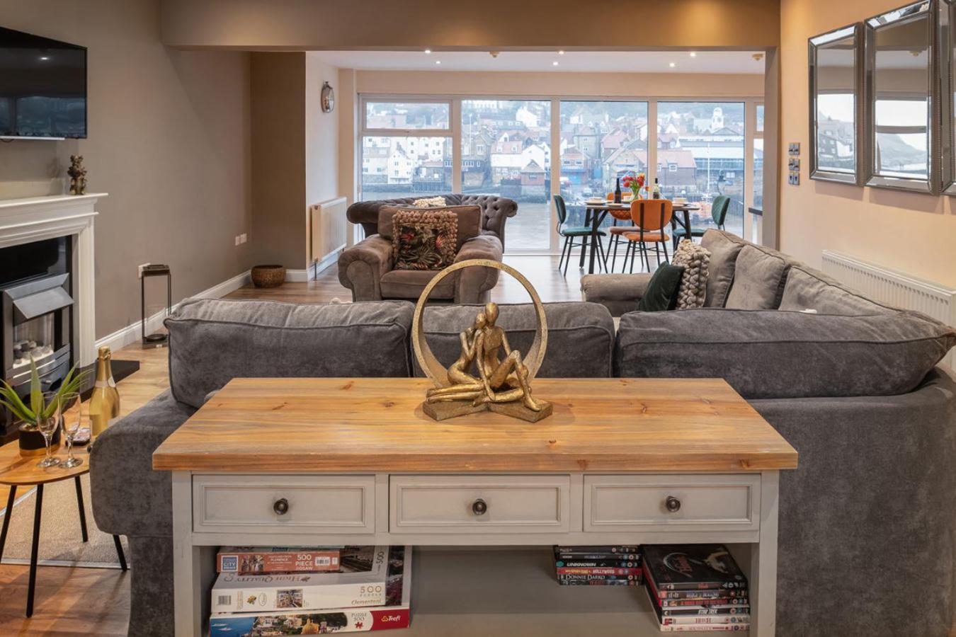 Number 3 Pier Road Apartment ウィットビー エクステリア 写真